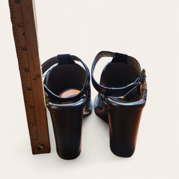 Vionic Kaia Snake Ankle Strap Heels - Size 6.5 - Picture 11 of 14